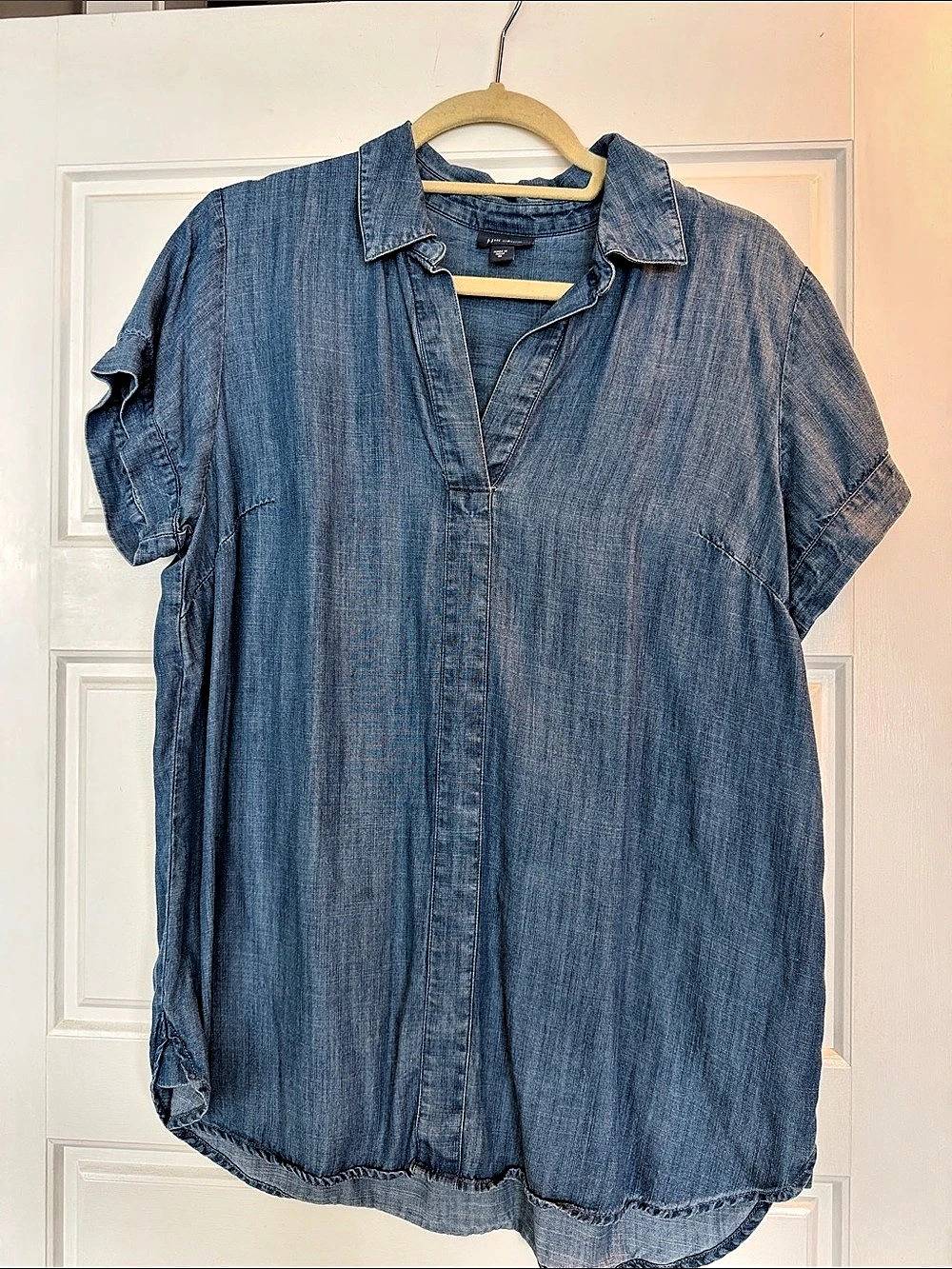 j. jill Denim Short Sleeve Shirt Size Medium Like New